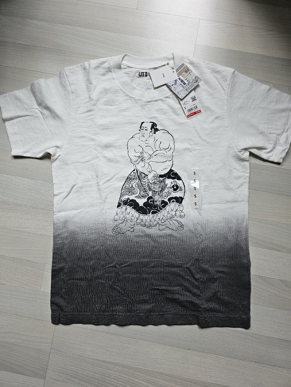 Uniqlo Men Sumo Graphic Dip-Dye Crew T-Shirt - White/Gray